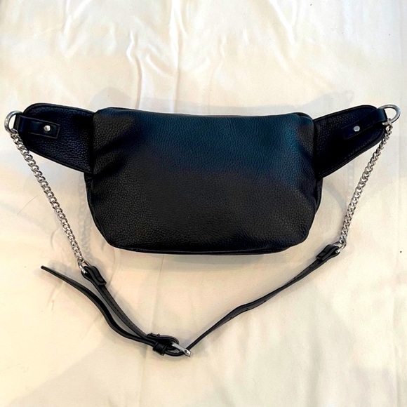 SOLD ON DEPOP // Topshop Blake Chain Bumbag - Picture 5 of 6